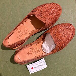 Sbicca Jared Tan Leather Huarache Close Toed Flats NWT Size 6
